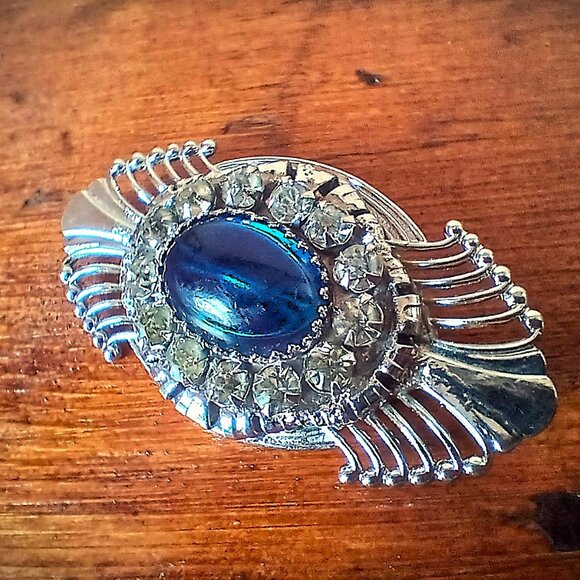 Quality Vintage Sapphire Blue Paste Glass Clear Rhinestone 'Eye' Shaped Brooch - Picture 3 of 7